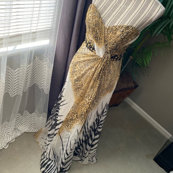 Gorgeous special occasion dress - Picture 2 of 7